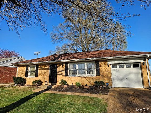 2nd image of 8454 Hampstead Dr