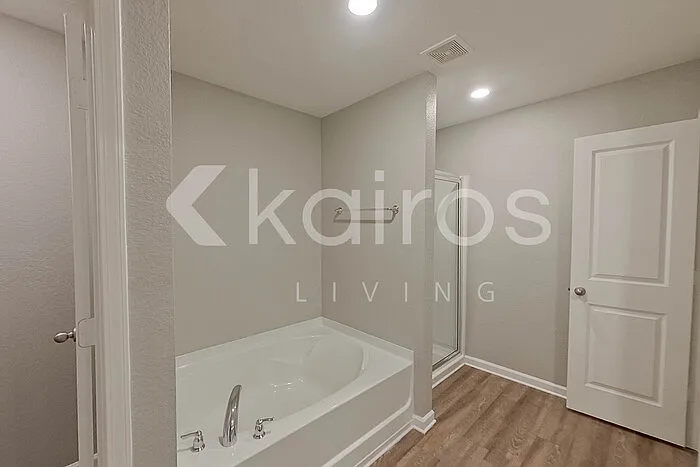 6008 Argyle Loop — Photo 18