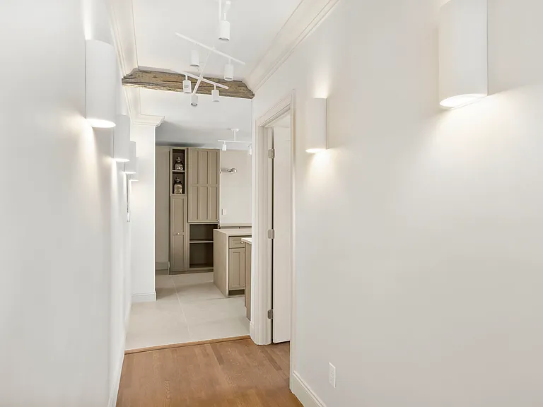 4766 Terrace Dr — Photo 5