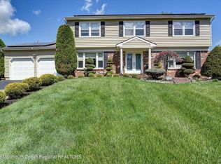 10 Blackfoot Dr, Manalapan, NJ 07726