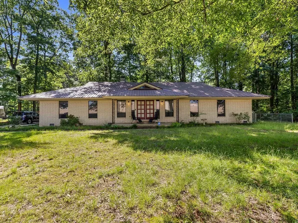 3207 T P White Dr, Jacksonville, AR 72076