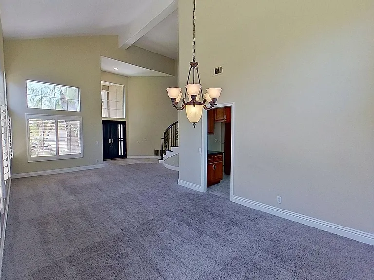 4749 E Bradford Ave — Photo 5