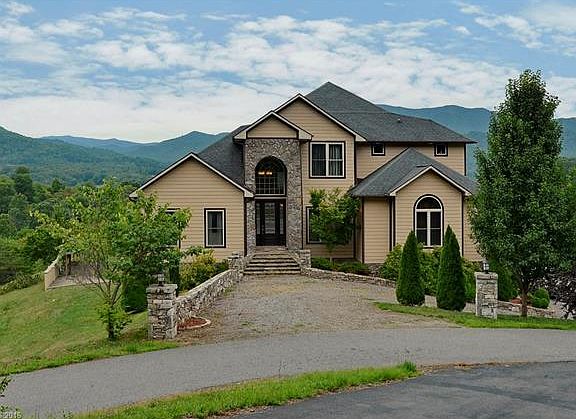 2nd image of 382 Mosa Dr