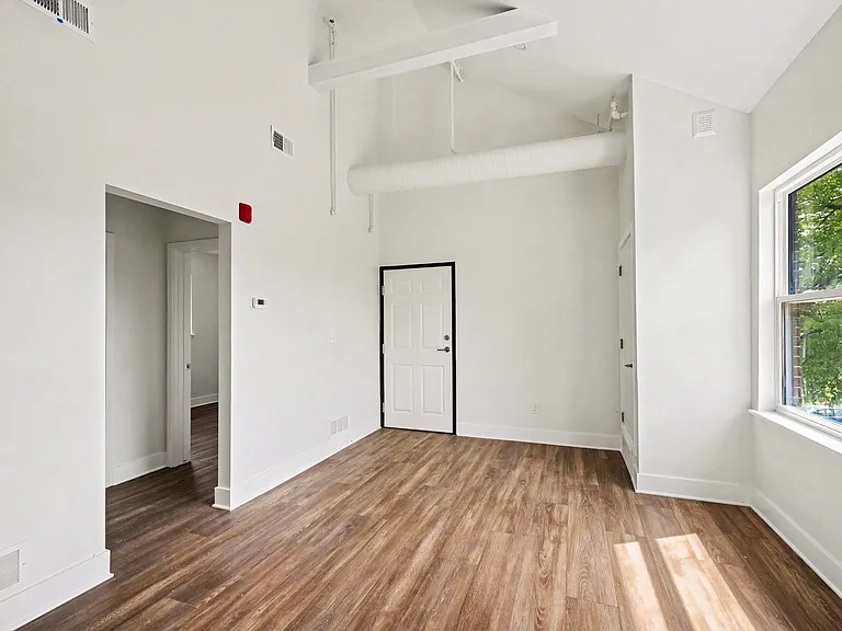 4729 Rohns St #1A — Photo 2