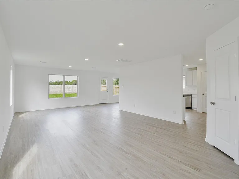 18546 Cepagatti Dr — Photo 6