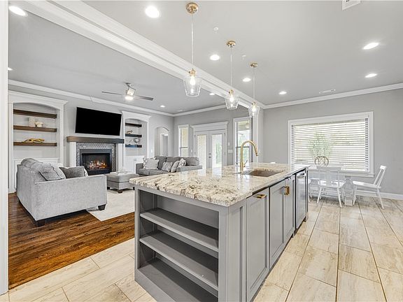 5th image of 1741 Cherrie St