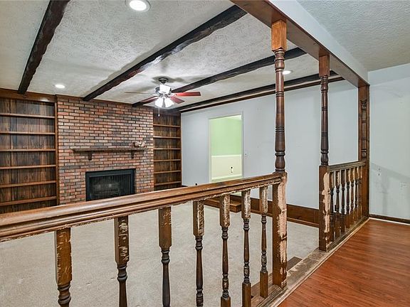 3rd image of 60 Russell Dr