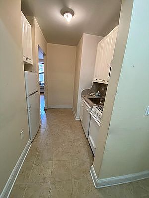 5th image of 465 W 51st St APT 2E