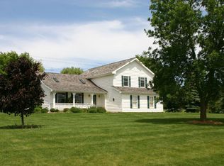 19 Squire Rd, Hawthorn Woods, IL 60047