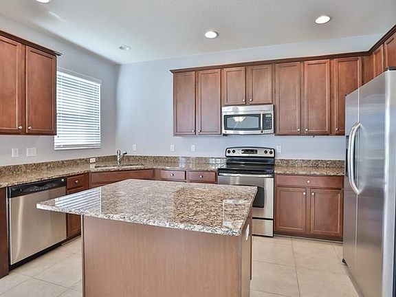 5th image of 723 Parker Den Dr