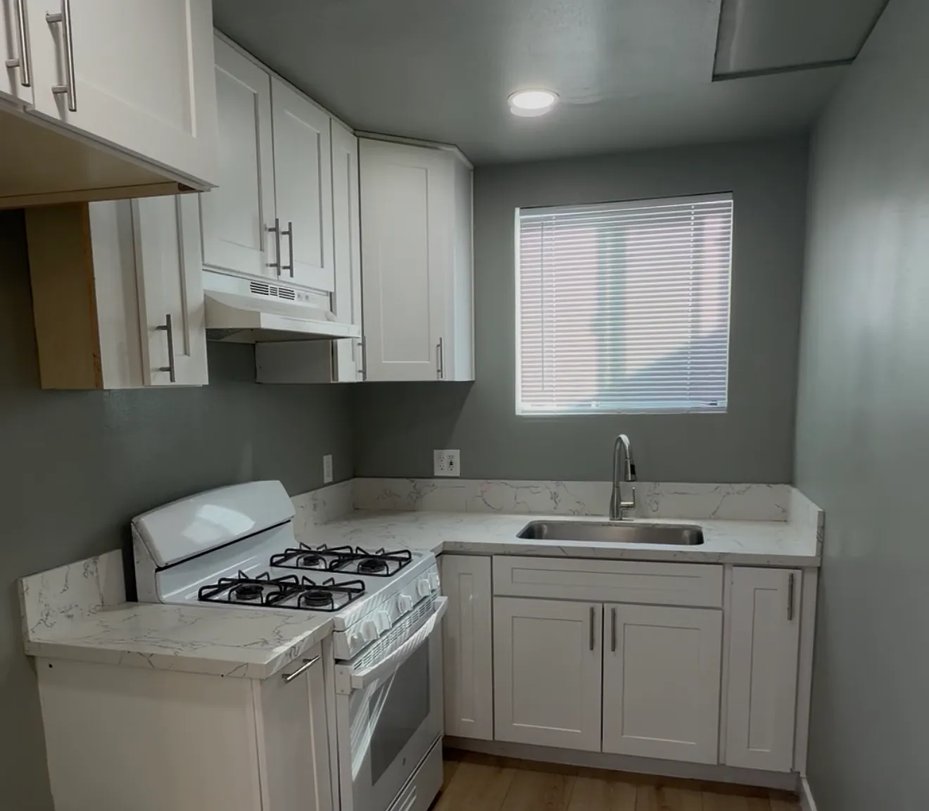1 bed, 500 sqft, $2,100 — Photo 3