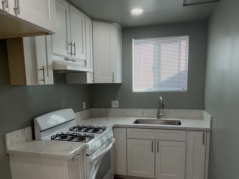 8717 Holmes Ave #3.4 — Photo 3