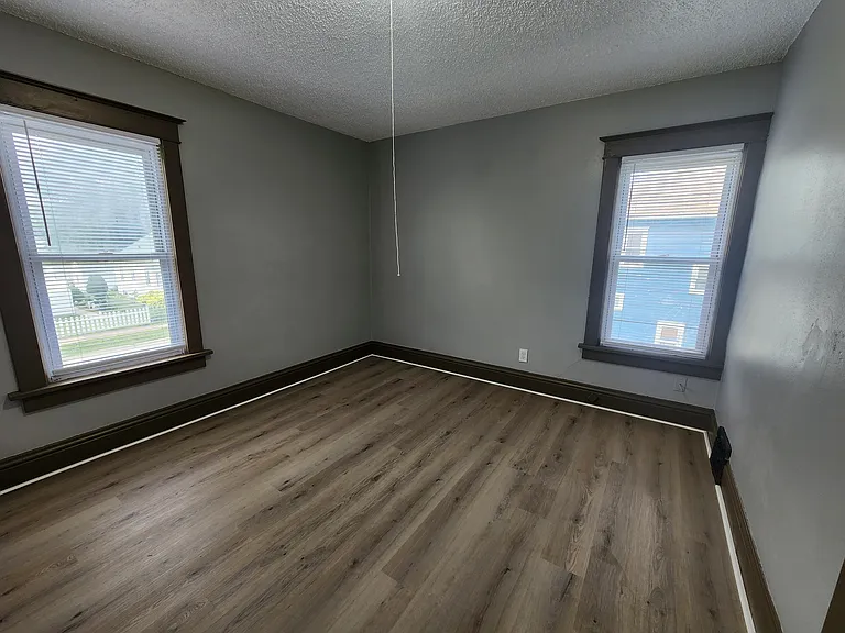525 Courtland St — Photo 10