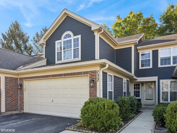 732 Bent Ridge Ln, Elgin, IL 60120