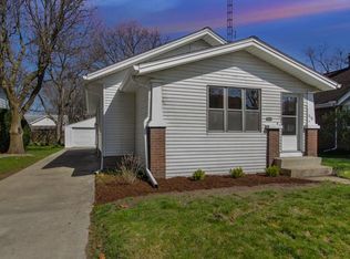 210 Florence Ave, Bloomington, IL 61701