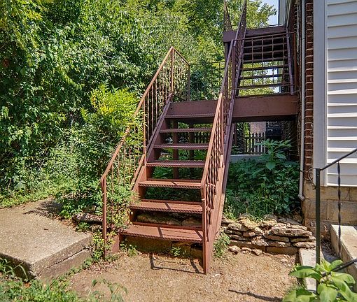 3rd image of 2819 Belcourt Ave