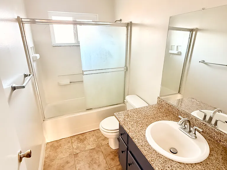 755 Rose Ave #13 — Photo 7