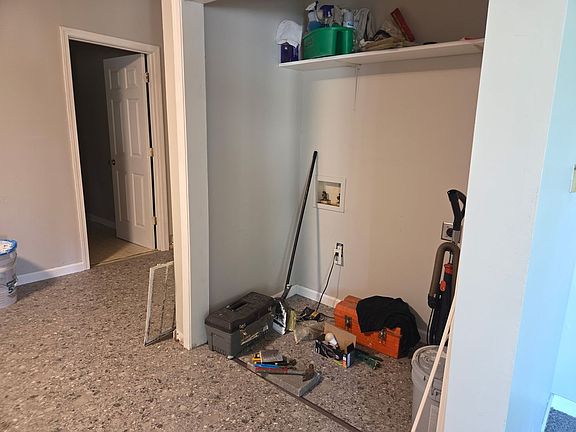 2nd image of 1008 E Kirby Ave APT 1