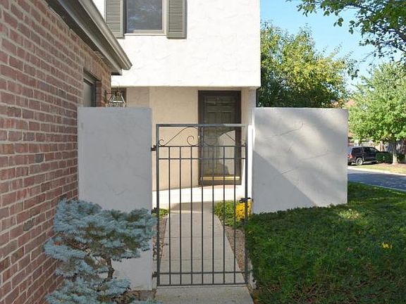 3rd image of 5168 Willow Grove Pl S