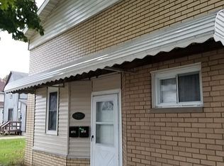 957 W Hopocan Ave, Barberton, OH 44203