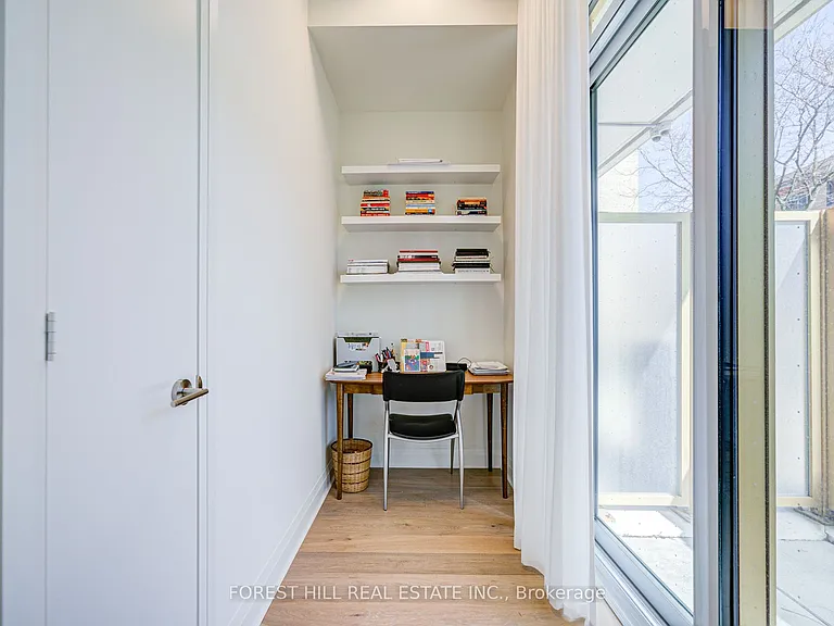 151 Avenue Rd #204 — Photo 10