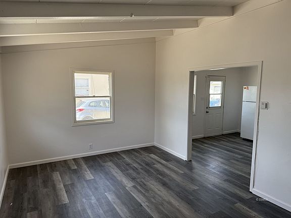 4th image of 421 N Helena St