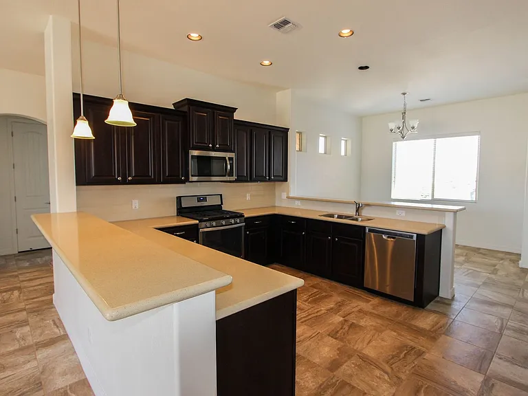 4078 N Wynnwood Dr — Photo 5