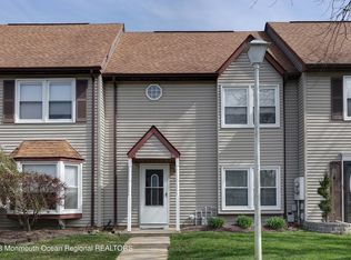 32 Forge Ct, Jackson, NJ