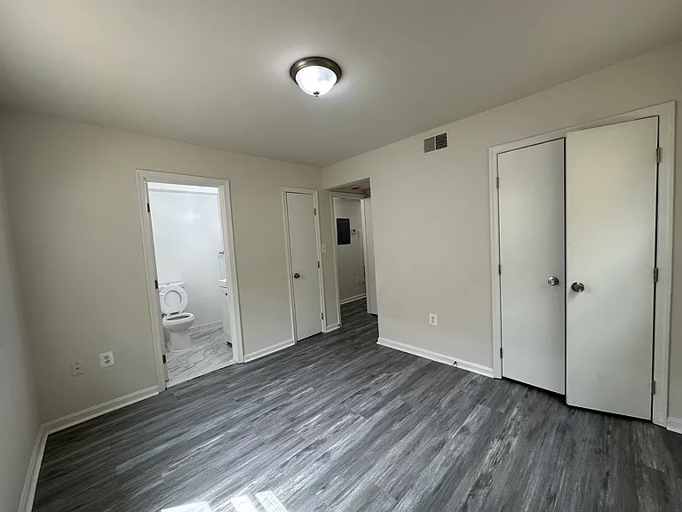 706 Brandywine St SE #203 — Photo 6