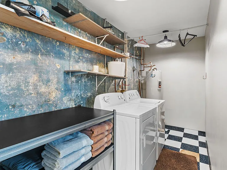 213 Olive St — Photo 12
