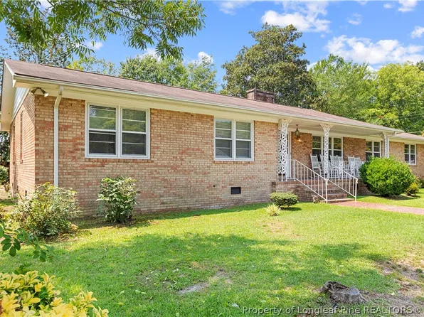 700 E Harnett St, Dunn, NC 28334