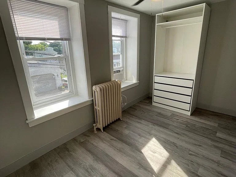 4718 Silverwood St — Photo 11