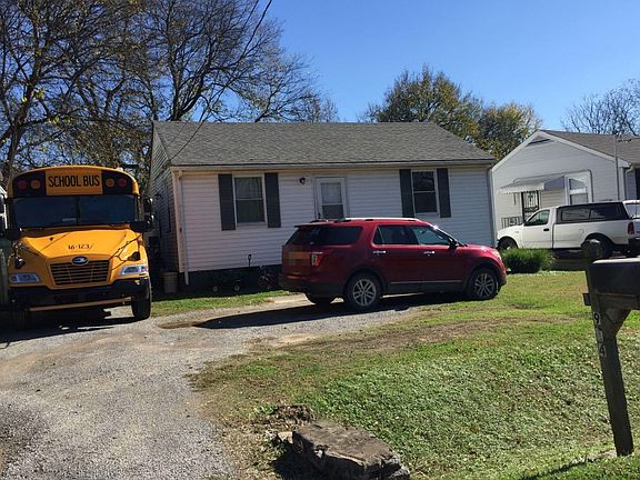 2nd image of 914 Delray Dr
