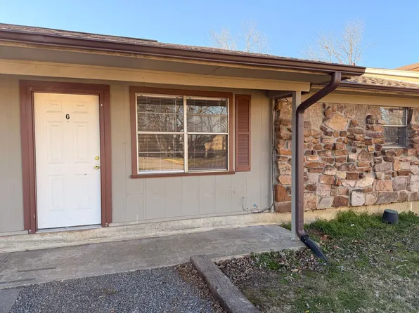 1502 S Commerce Ave, Russellville, AR 72801