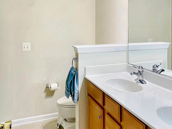 5th image of 404 Quinton Oaks Cir