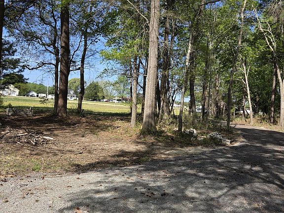 4th image of 903 Macedonia Road