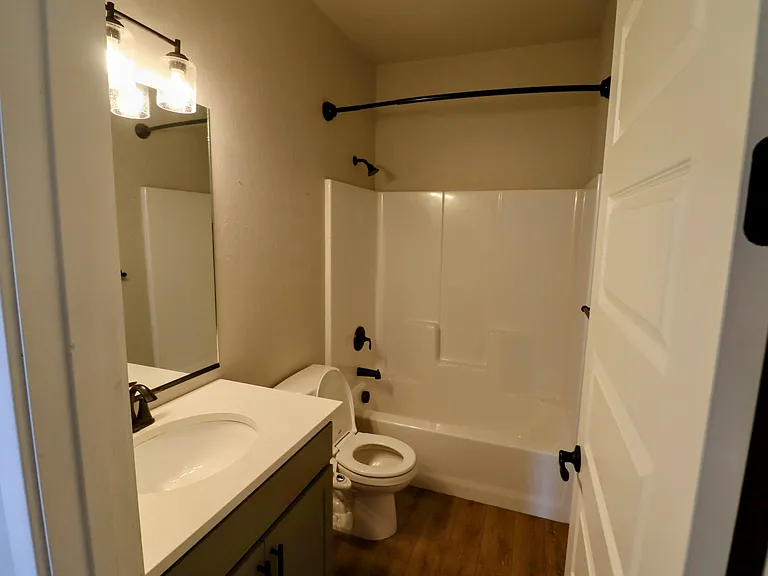 846 Rupp Ave — Photo 8