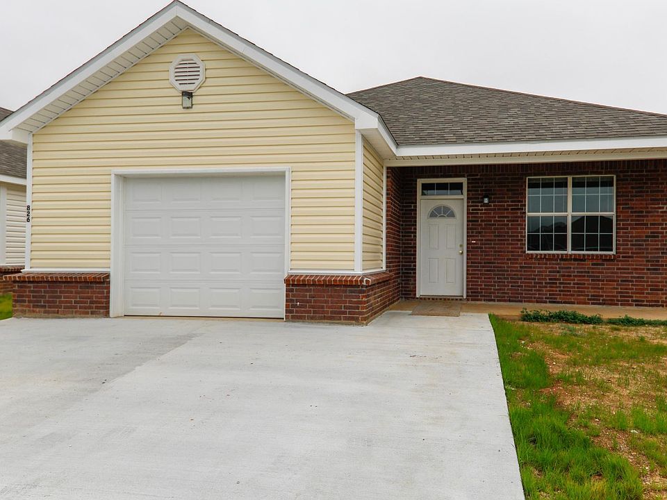 1st image of 826 Derry Dr
