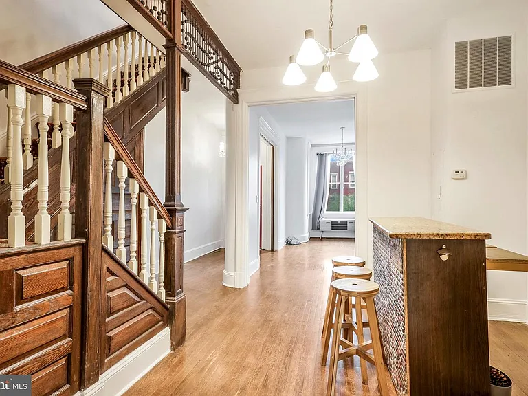 30 R St NE — Photo 9