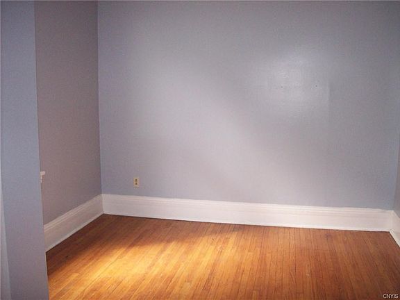 5th image of 109 Graves Street