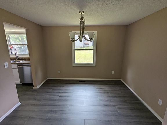 5th image of 7324 Valley Meadows Dr