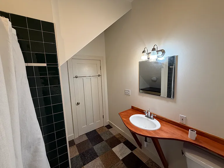 14 W Dravus St #B — Photo 7