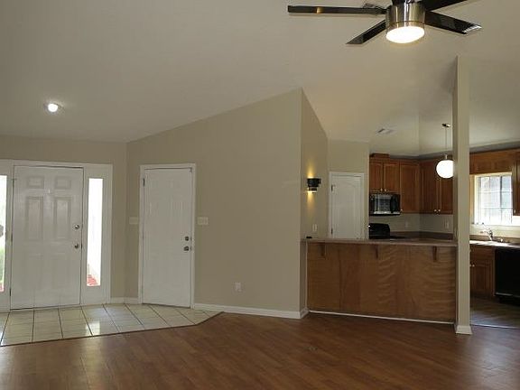 4th image of 2736 McFarlane Ct