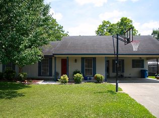 402 Breton Dr, Lafayette, LA 70508
