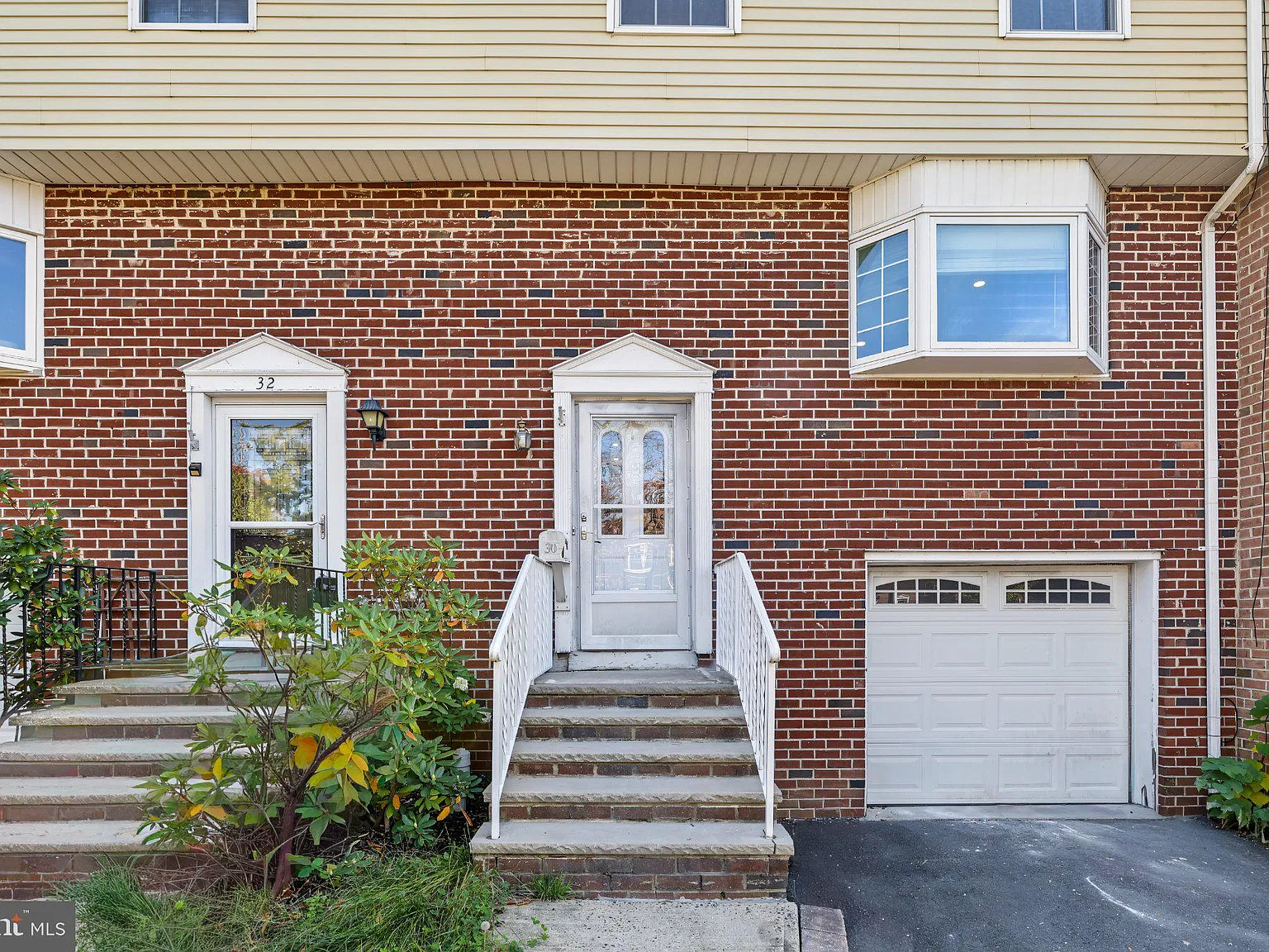 3 bed, 3.5 bath, 2130 sqft, $3,800 — Photo 2