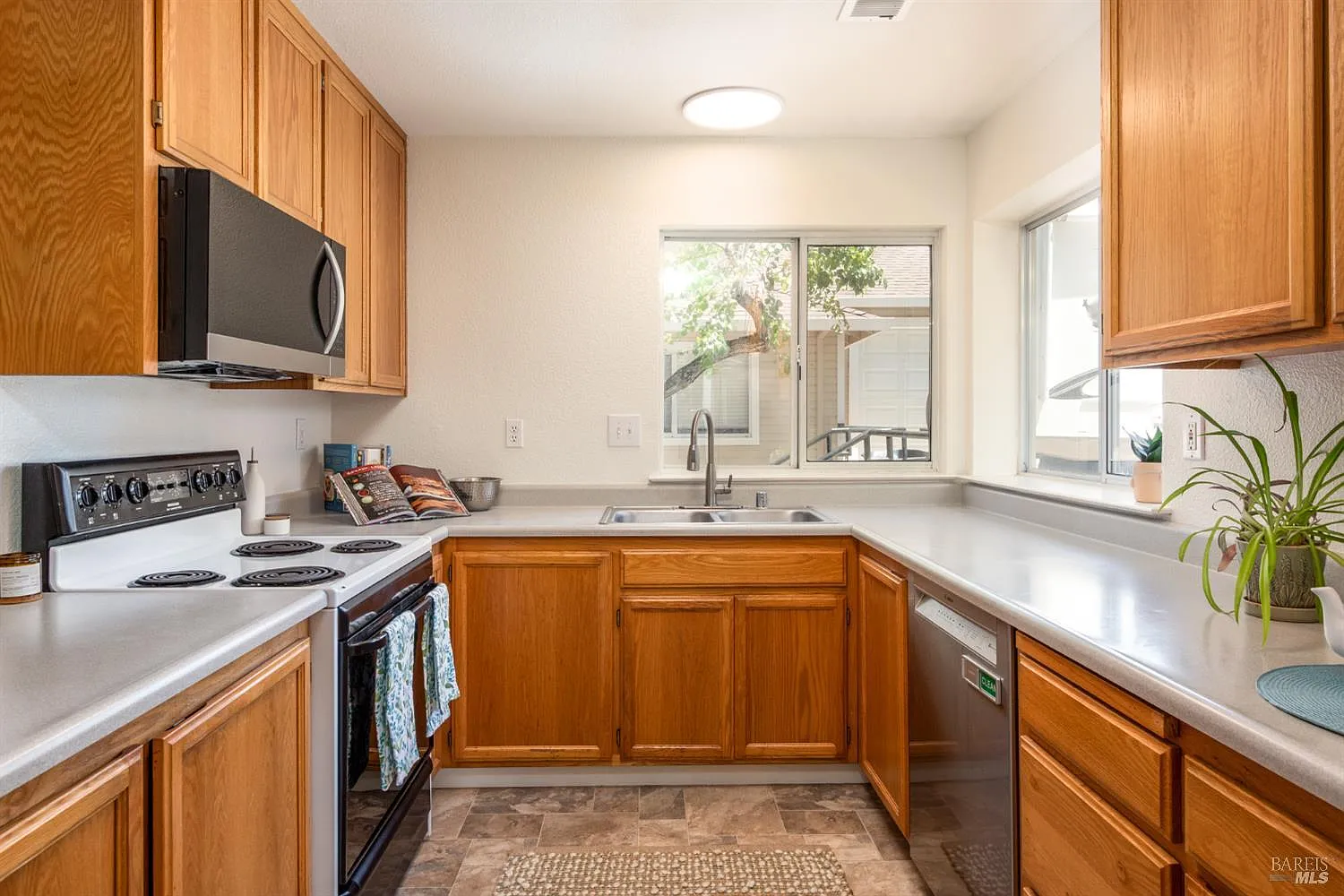 1861 Rhianna Street - Photo 12