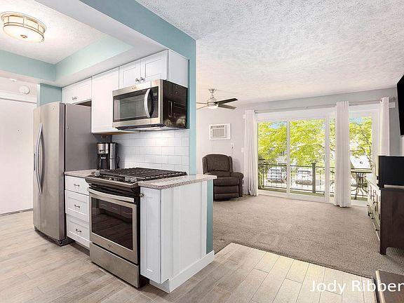 5th image of 5310 Southbrook Ct Unit 39