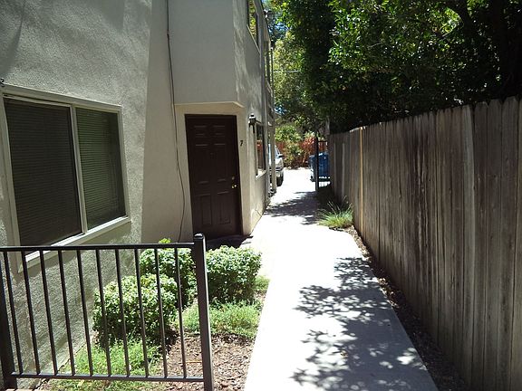 2nd image of 2518 P St APT 6