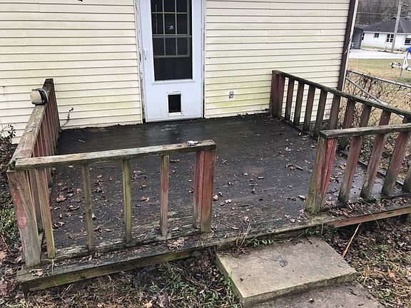 5th image of 135 Cheatham St