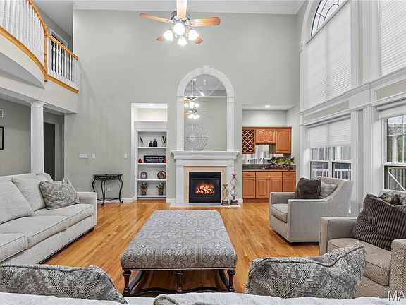 4th image of 10570 Glen Oaks Dr